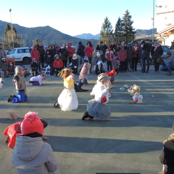 Teatro Danza ai mercatini di Natale di Cornalba